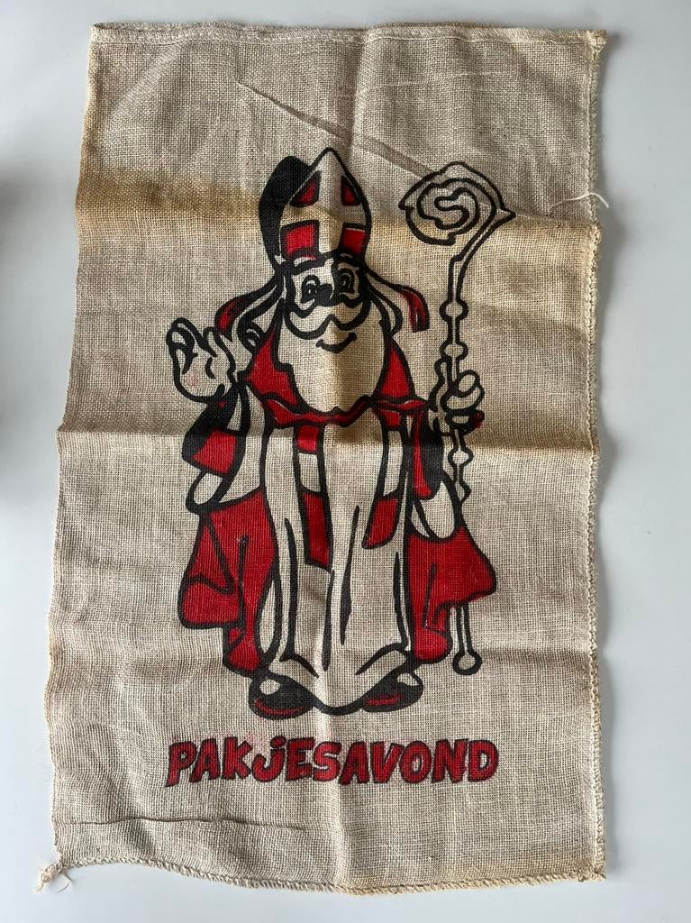 2 grote juten zakken van Sinterklaas / Sint Maarten, Diversen, Sinterklaas, Ophalen of Verzenden, Gebruikt