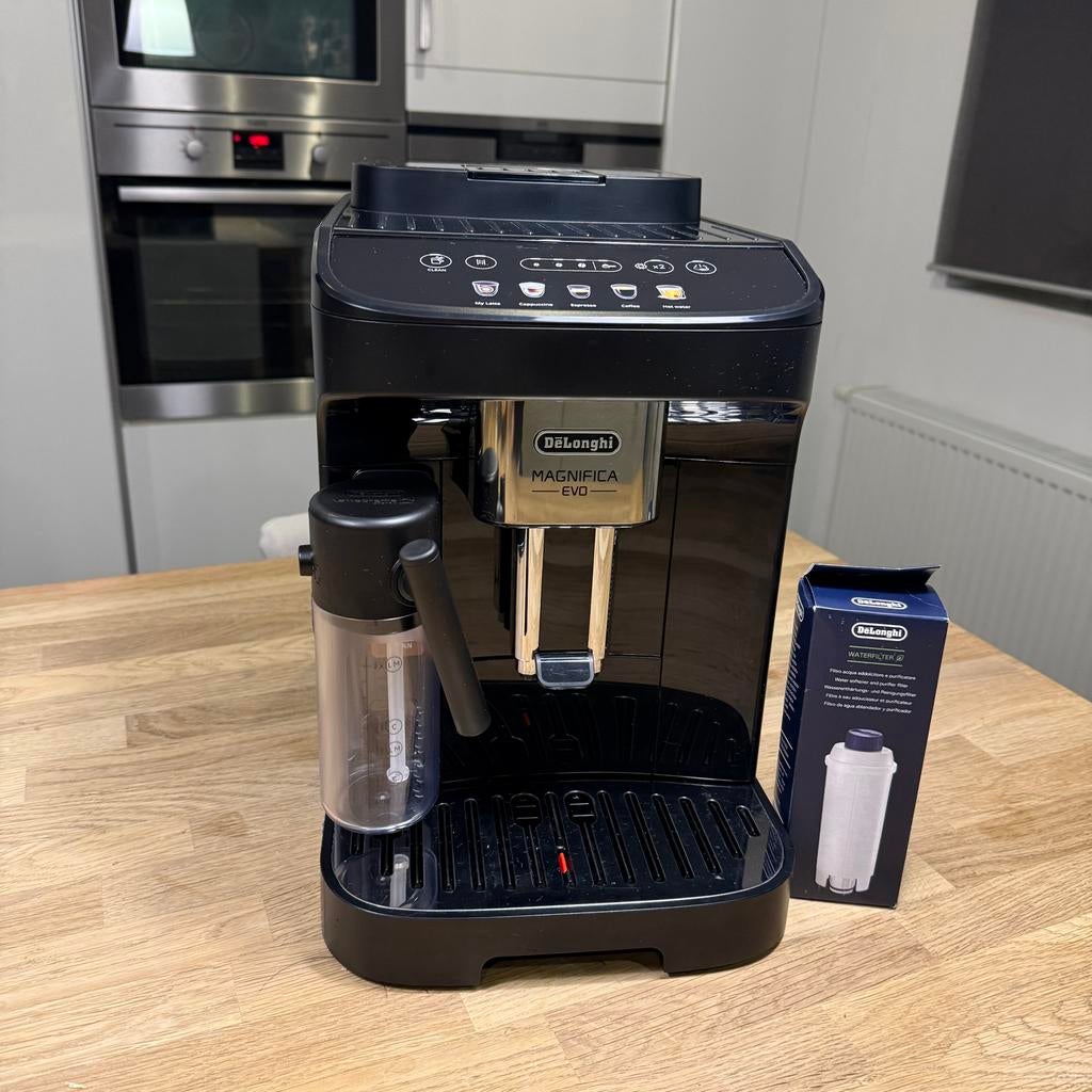 Delonghi Magnifica Evo espressomachine, Elektronische apparatuur, Koffiezetapparaten, Zo goed als nieuw, Ophalen of Verzenden