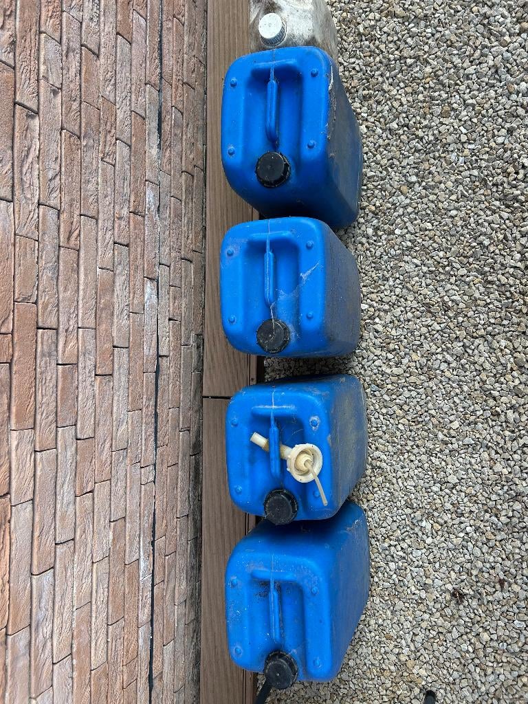 4 jerrycan s  voor  opslag stookolie, Enlèvement ou Envoi, Utilisé