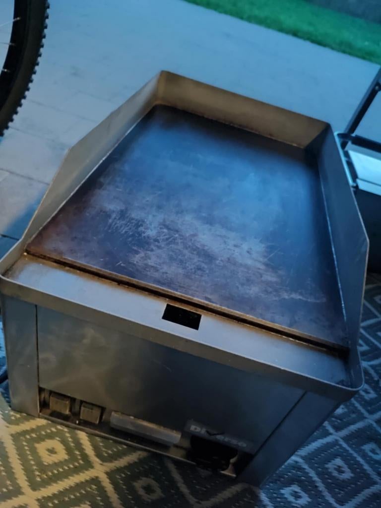 -  Plancha professionnelle – 200 €, Enlèvement ou Envoi