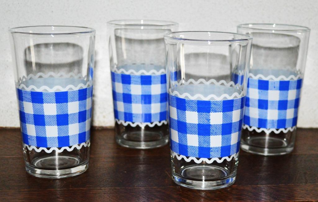 4 retro waterglazen blauw wit, 12 cm, Verzamelen, Glas en Drinkglazen, Ophalen of Verzenden, Zo goed als nieuw, Waterglas