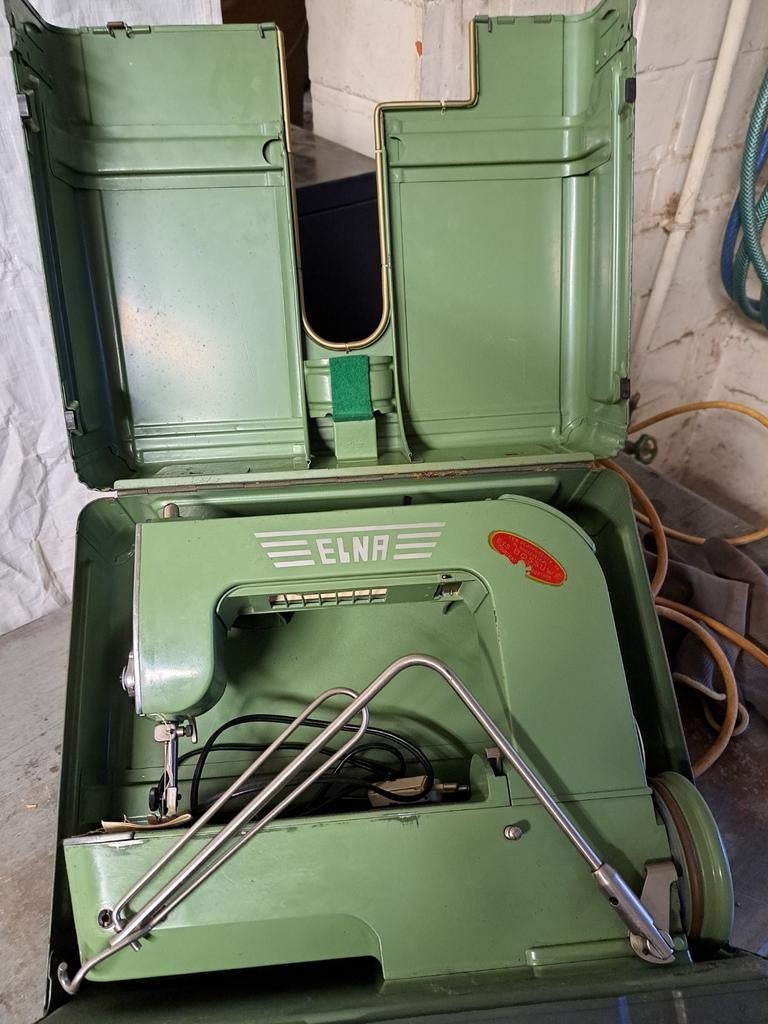 Naaimachine  elna, Hobby en Vrije tijd, Naaimachines en Toebehoren, Ophalen, Naaimachine
