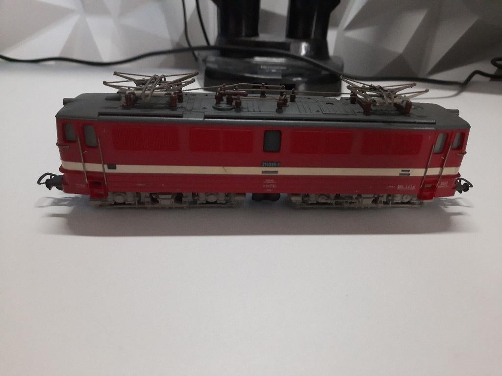 Locomotive HO DR BR 211 – Électrique – État satisfaisant, Fleischmann, Enlèvement, Locomotive, Courant continu