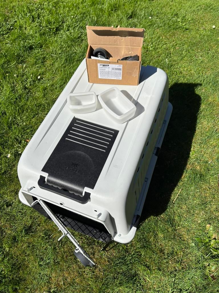 Caisse de transport chien + 4 roues Excellent état, Enlèvement, Comme neuf