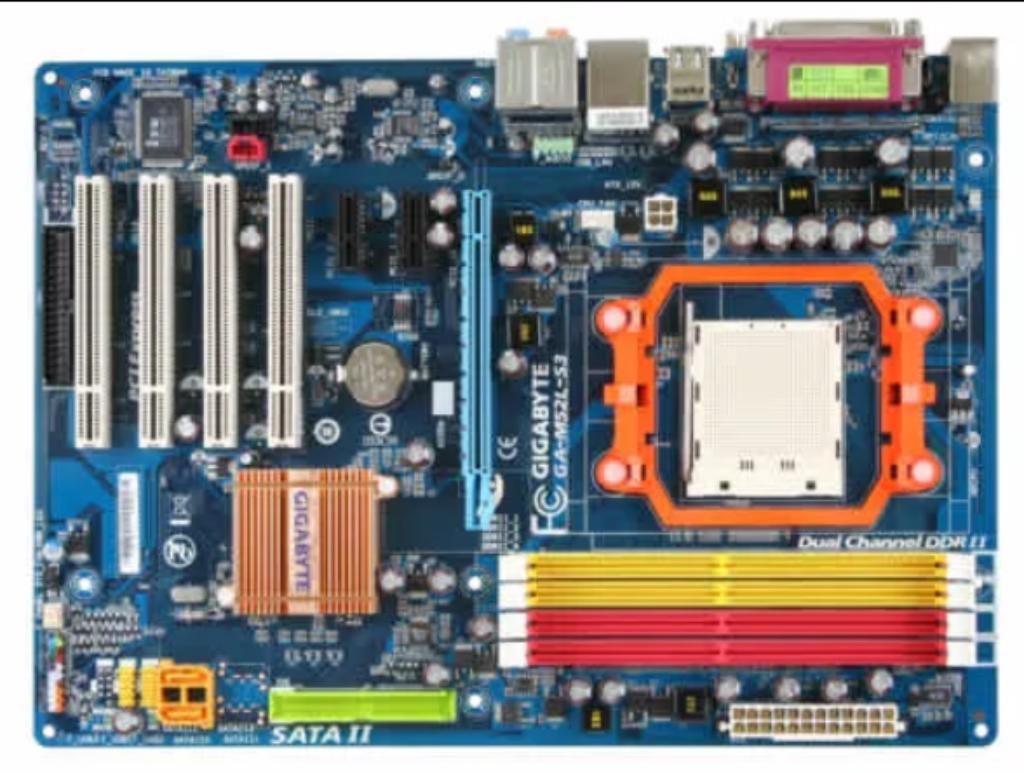 moederbord met AMD Phenom X4 9500: super voor een retrobuild, Computers en Software, Gebruikt, Verzenden, Socket AM3, DDR2