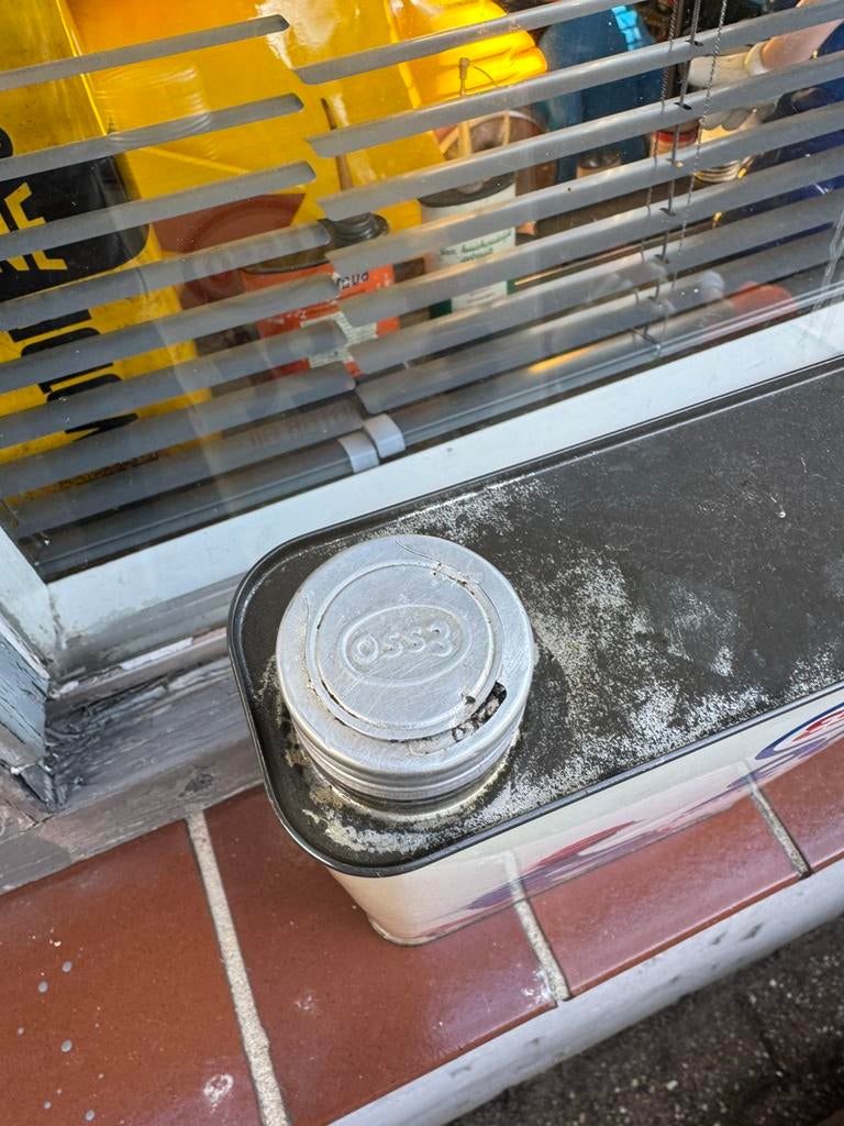 Bidon d'huile Esso 2 temps Vintage, Collections, Marques & Objets publicitaires, Enlèvement ou Envoi, Utilisé, Emballage