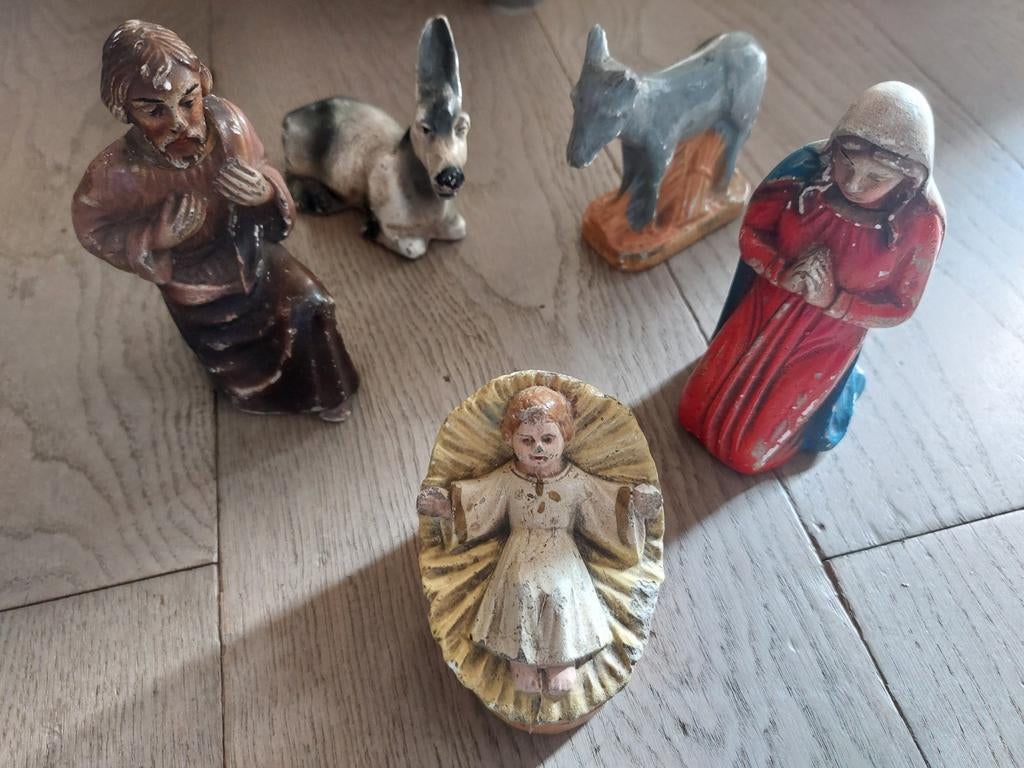 Antieke kerstbeelden, Ophalen