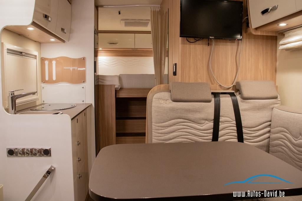 Burstner Delfin T690G, 3 Lits semi-intégrés, TV/DOUCHE, 6 à 7 mètres, Siège standard, Boîte manuelle, Diesel