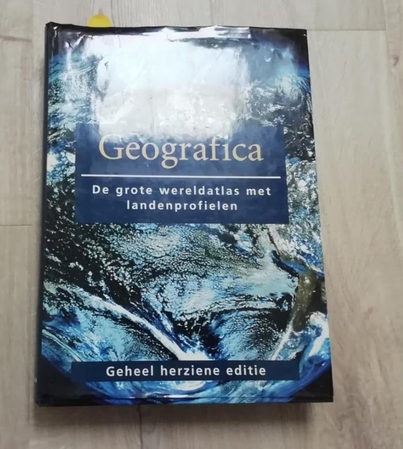 Boek Geografica wereldatlas, Ophalen of Verzenden, Zo goed als nieuw, Wereld, Overige atlassen