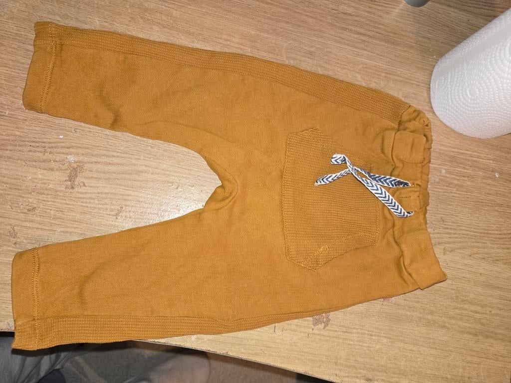 Pantalon 6 mois, Enfants & Bébés, Pantalon, Enlèvement ou Envoi, Comme neuf, Garçon