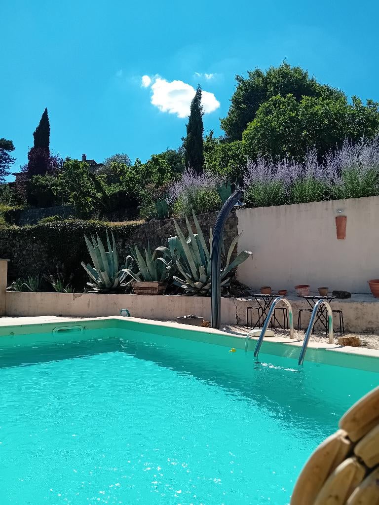 Vakantiehuis in de Ardèche, Ardèche of Auvergne, Wasmachine, 2 slaapkamers, In bergen of heuvels