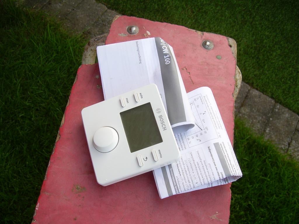 nieuwe kamerthermstaat CR 100 bosch en honeywell T4, Ophalen of Verzenden, Slimme thermostaat, Nieuw