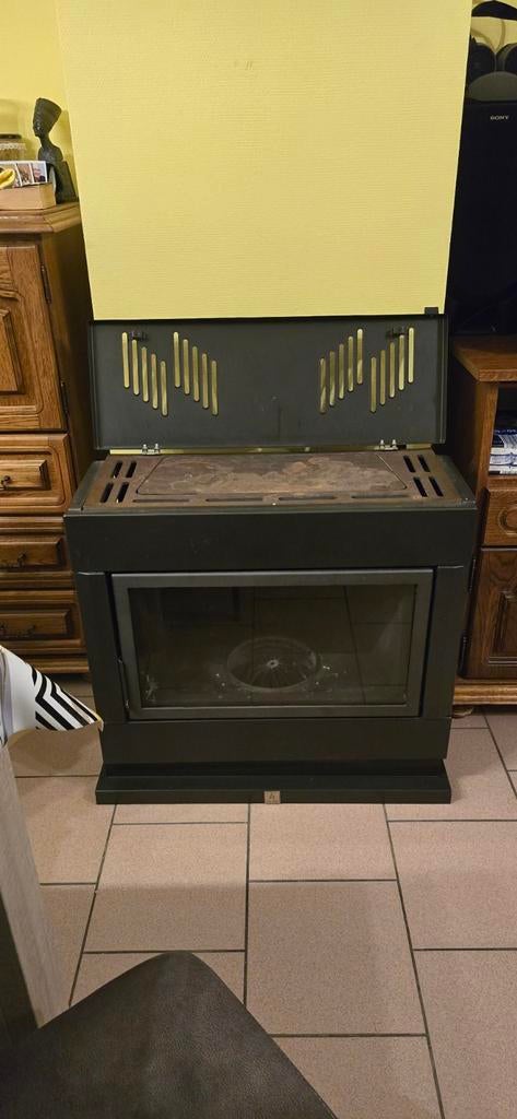 Poêle au Mazout - Aiseau-Presles, Bricolage & Construction, Générateurs, Enlèvement