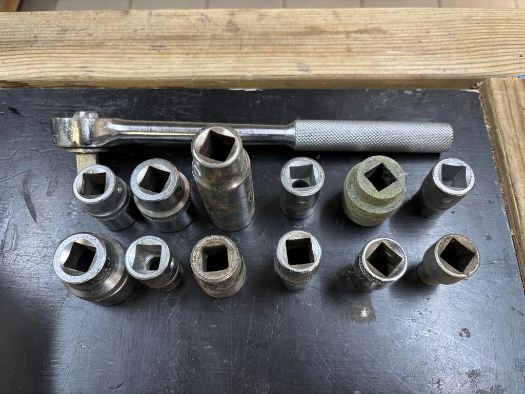 Dopsleutels, geen volledige set, Ophalen