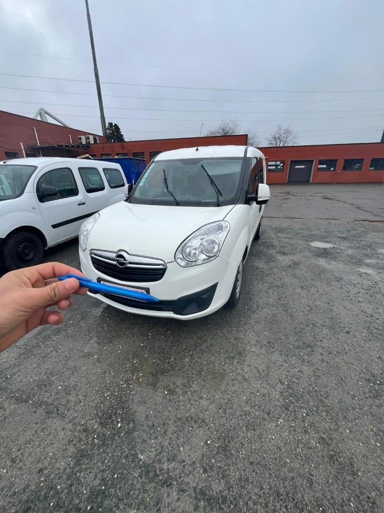 lichte vracht, Auto's, Bestelwagens en Lichte vracht, Voorwielaandrijving, Stof, Zwart, 4 cilinders