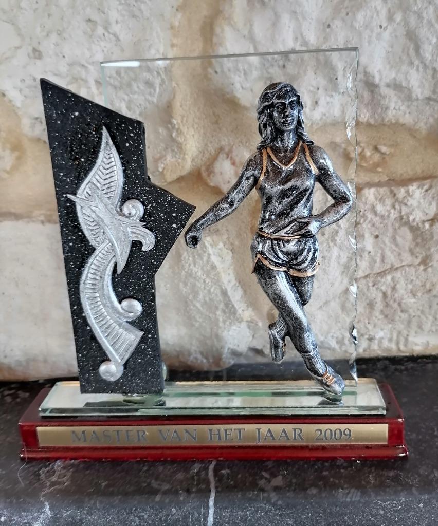 Trophées, médailles et fanion d'athlétisme, Enlèvement ou Envoi, Utilisé, Autres types