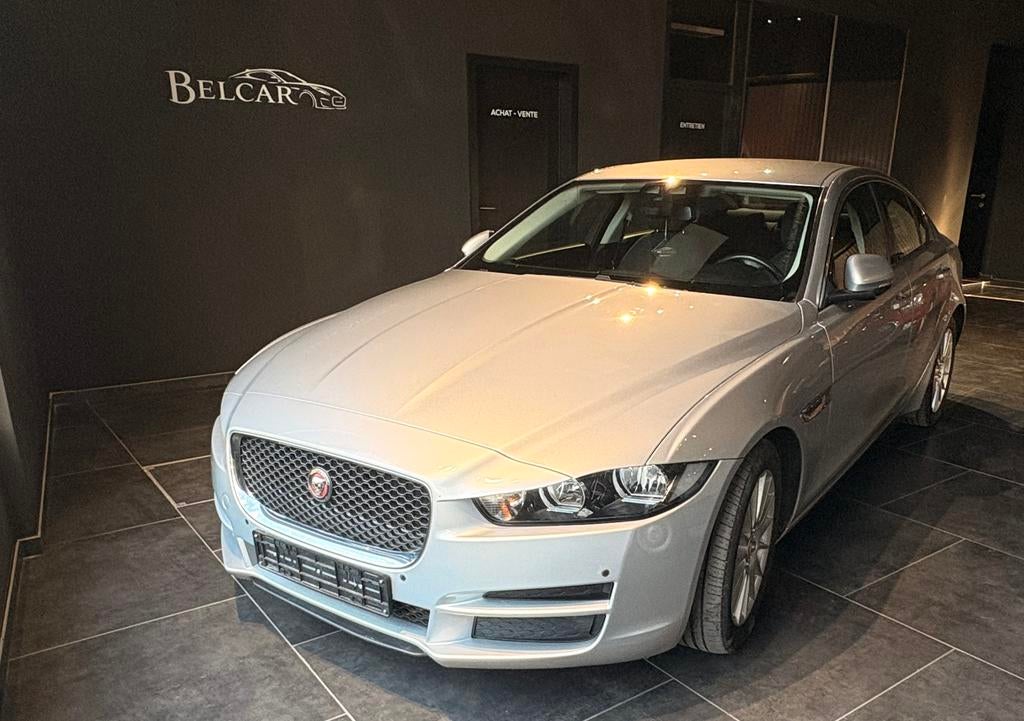 Jaguar XE 2.0d Euro6! 2cles 12mois de garantie, Auto's, Jaguar, Stof, 5 deurs, Particulier, XE