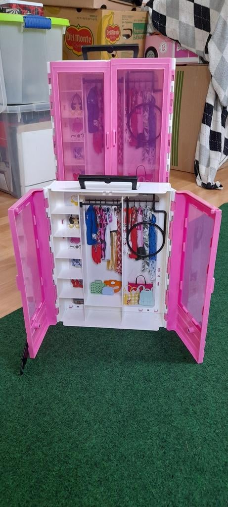 Barbie kleerkast 2 stuks, Kinderen en Baby's, Speelgoed | Poppenhuizen, Ophalen