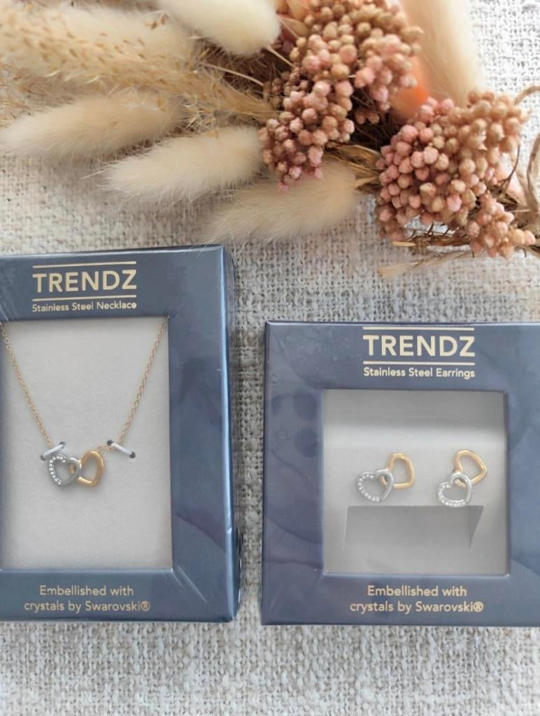 Parure collier et boucles d'oreilles