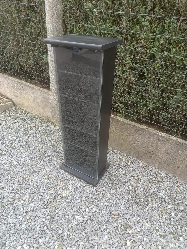 Cd / dvd kast met glazen deur, Ophalen