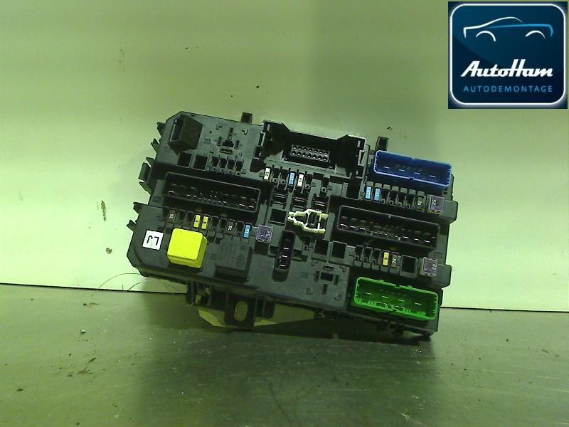 BOITIER FUSIBLES Opel Astra H SW (L35) (01-2004/05-2014), Autos : Pièces & Accessoires, Utilisé, Opel