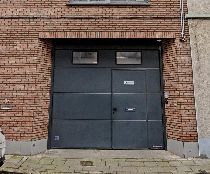 Sectionele garagepoort met automatisatie, Ophalen, Gebruikt, Garagedeur, Metaal