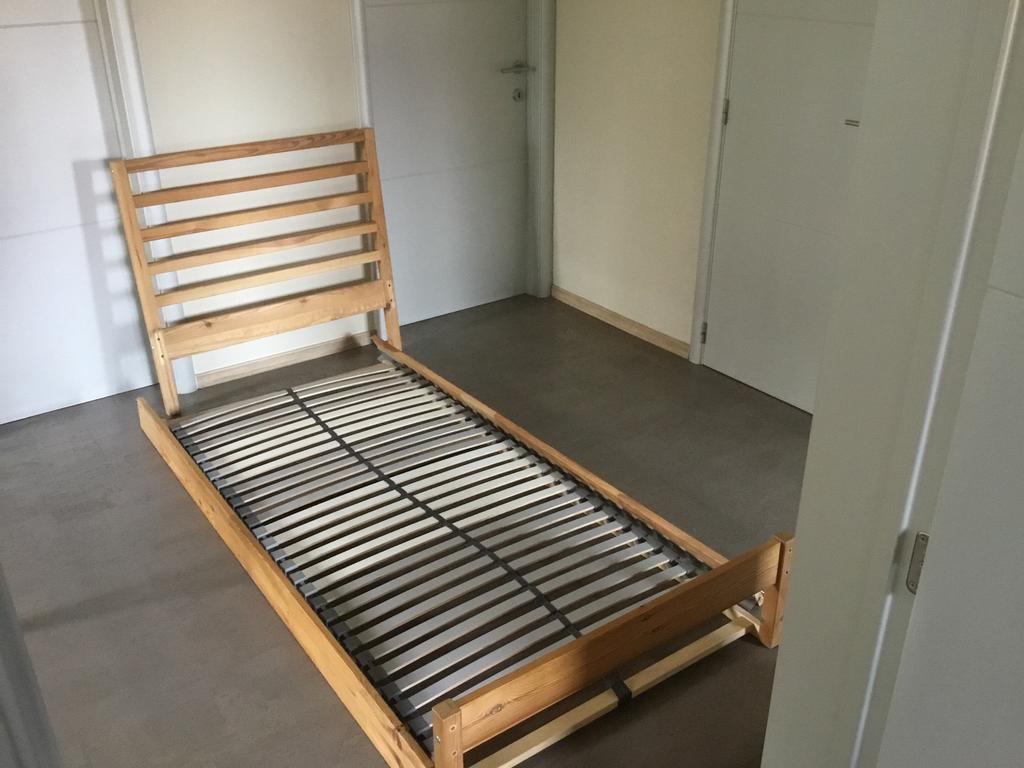 Eénpersoonsbed Ikea, Huis en Inrichting, Slaapkamer | Bedden, Ophalen, Zo goed als nieuw