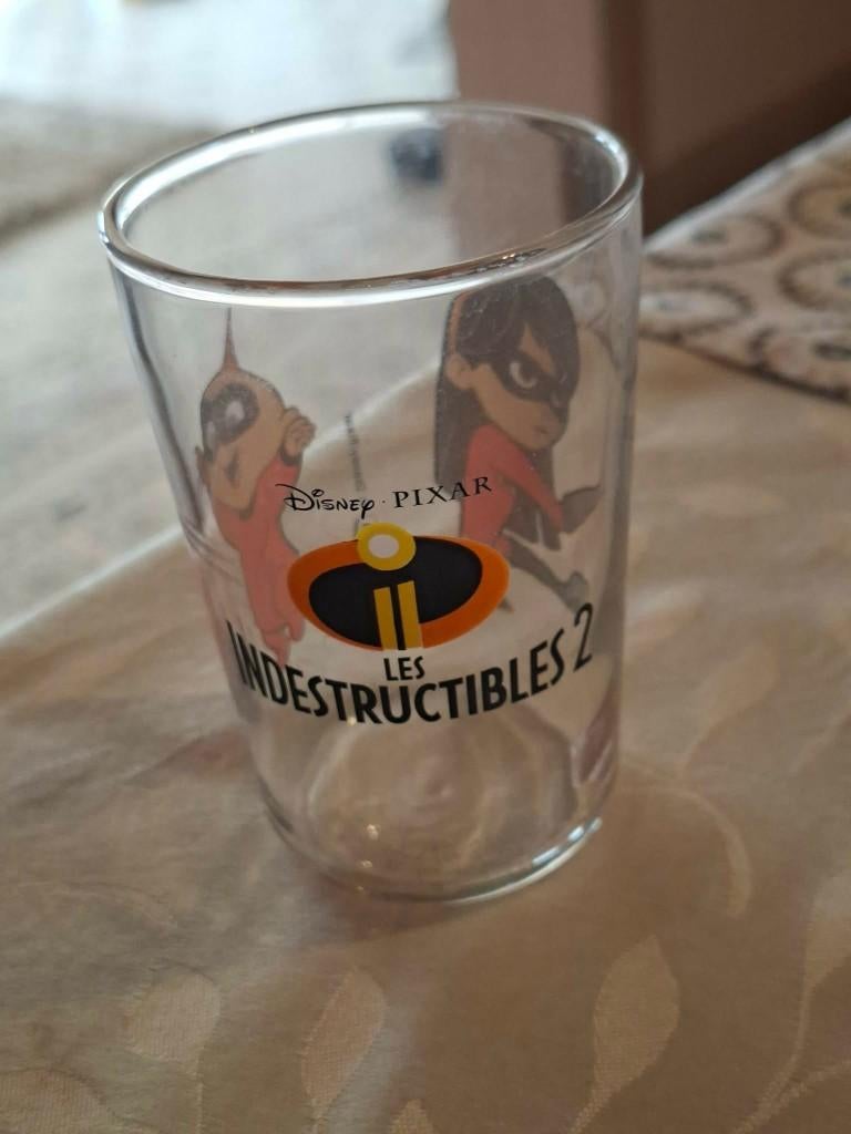 Drinkglas / Les Indestructibles 2 / Amora, Ophalen of Verzenden, Zo goed als nieuw, Servies