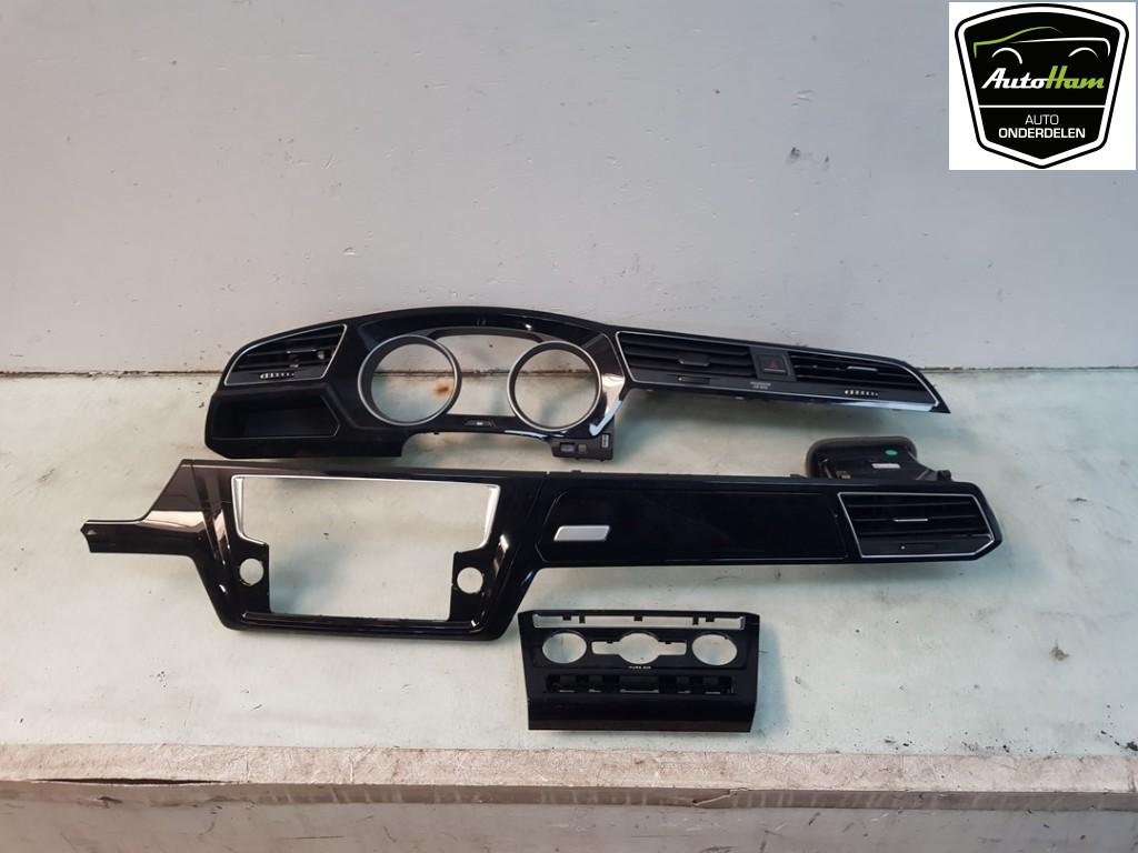 DIVERS Volkswagen Touran (5T1) (01-2015/07-2022), Utilisé, Volkswagen