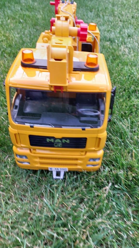 Bruder MAN vrachtwagen Telecrane, Ophalen