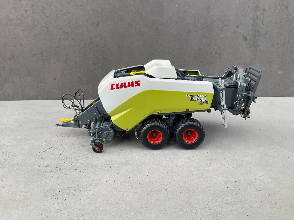 UH Claas Quadrant 3400, Hobby en Vrije tijd, Modelauto's | 1:32, Ophalen of Verzenden, Zo goed als nieuw, Tractor of Landbouw