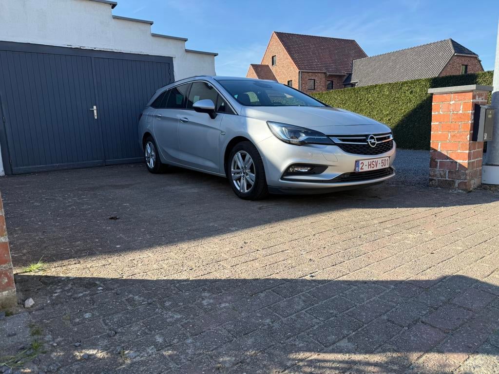 Opel Astra K - 1.6 Diesel - 2019 - Veel opties, Auto's, Voorwielaandrijving, 4 cilinders, 1600 cc, Leder