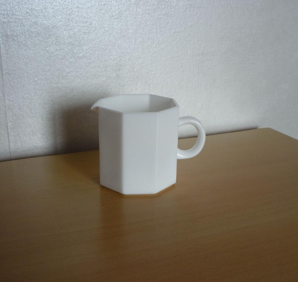 Witte arcopal melkglas kannetje, Ophalen of Verzenden