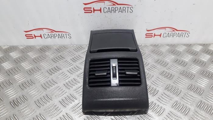 Grille d'aération arrière d'un Mercedes CLA, 3 mois de garantie, Utilisé, -, -