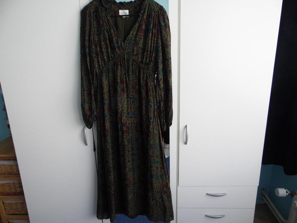 LANGE ZELFGEMAAKTE JURK 123, Kleding | Dames, Jurken, Zo goed als nieuw, Maat 36 (S), Bruin, Onder de knie, Ophalen of Verzenden