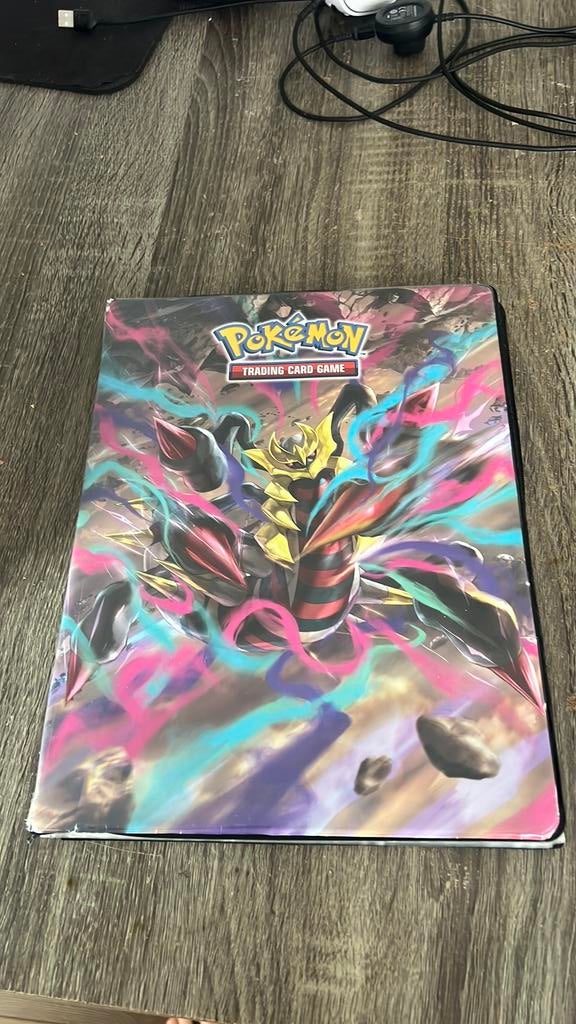 Pokemon boek, Hobby en Vrije tijd, Verzamelkaartspellen | Pokémon, Ophalen, Zo goed als nieuw