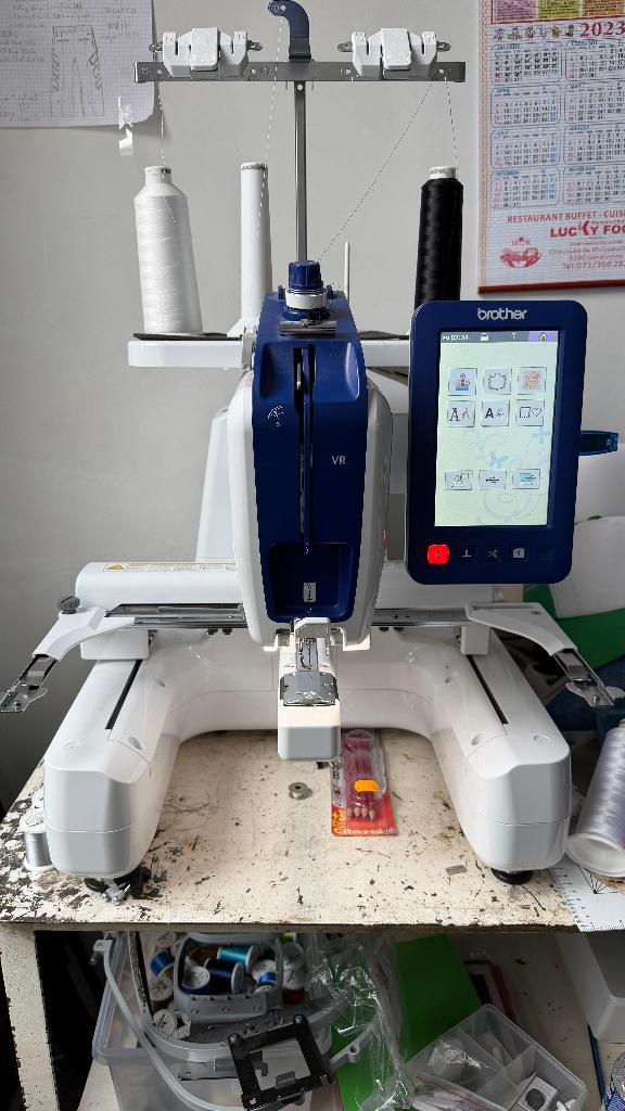 Innovis BROTHER VR-borduurmachine met PET-WIJZERPLAAT, Gebruikt, Machineborduren, Ophalen of Verzenden, Borduurmachine