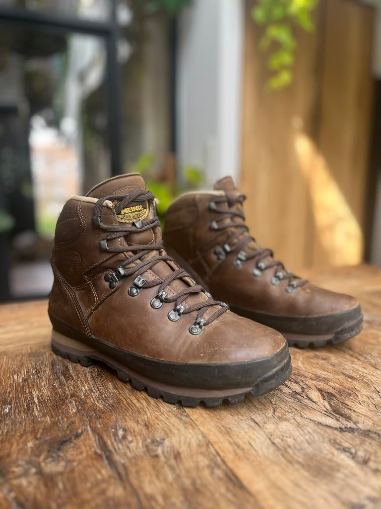 Wandelschoenen Meindl, Borneo 2, maat 43, Sport en Fitness, Bergsport en Wandelen, Ophalen, Zo goed als nieuw, Schoenen