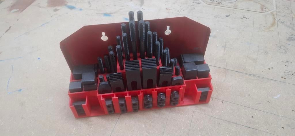 Opspangereedschap M10, Enlèvement