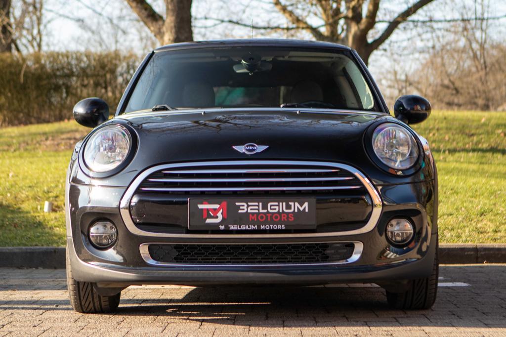 MINI Cooper 1.5 - Pro Pack - Volledig zwart -Stoelverwarming, 4 zetels, Euro 6, 1595 kg, Zwart