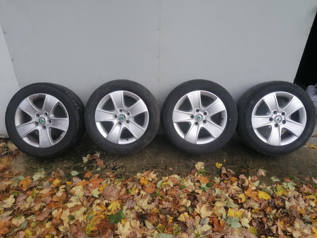 Jantes skoda 16 pouces, Autos : Pièces & Accessoires, Pneus & Jantes, 16 pouces, Véhicule de tourisme, Pneus été, 205 mm