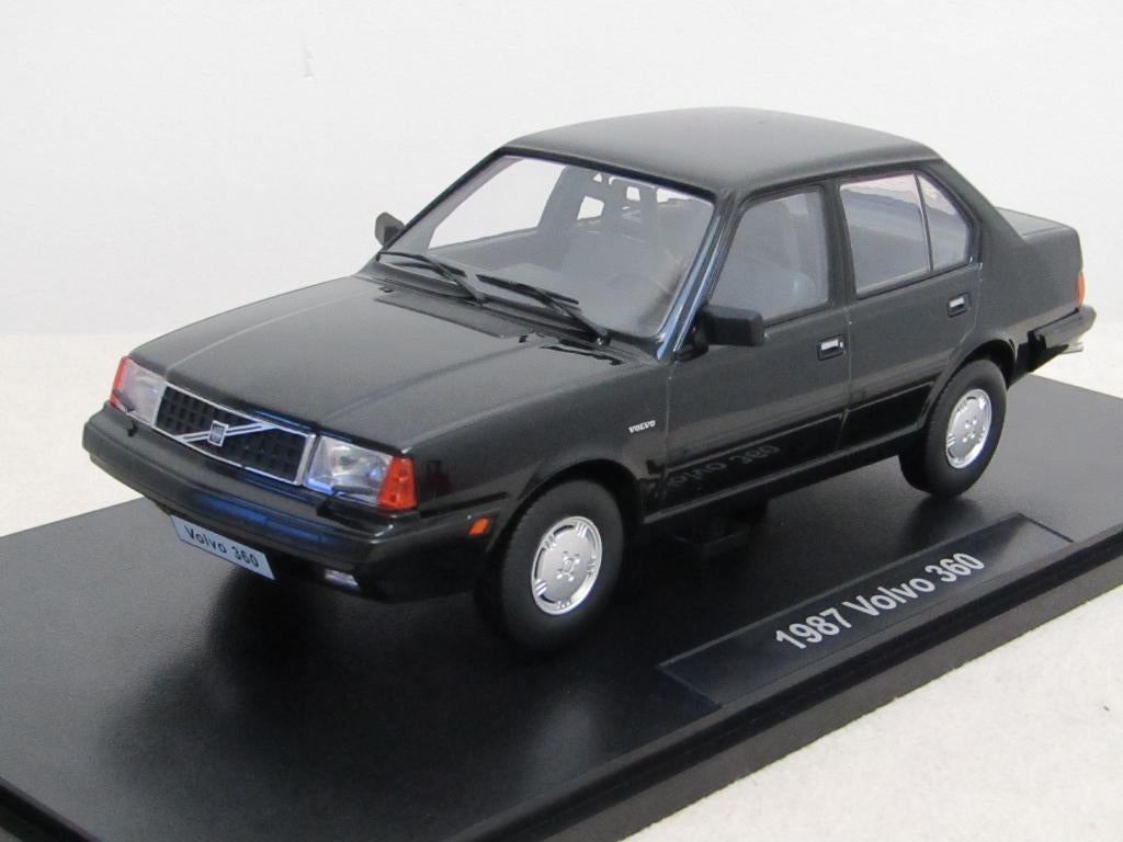 Volvo 360 / 1987 - Triple 9 - 1/18, Ophalen of Verzenden, Zo goed als nieuw, Auto, Overige merken