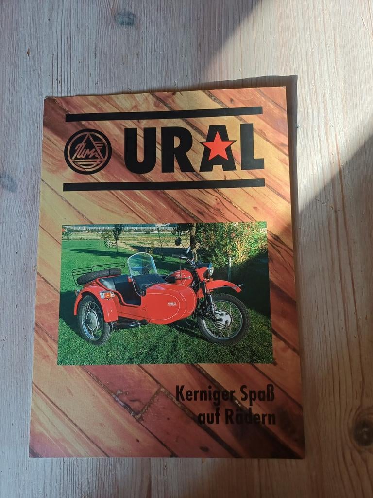 Ural brochure  zijspan, Motoren, Motoren | Zijspanmotoren