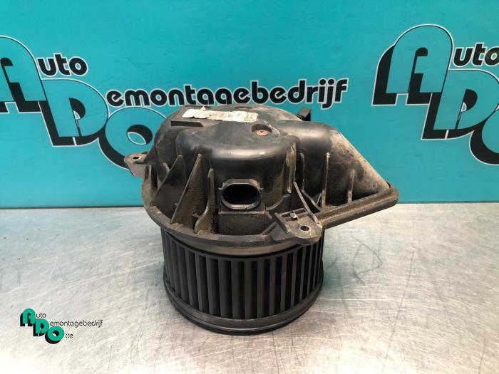 Moteur de ventilation chauffage d'un Opel Vivaro (Vivaro 01-, -, Opel, 3 mois de garantie, Utilisé