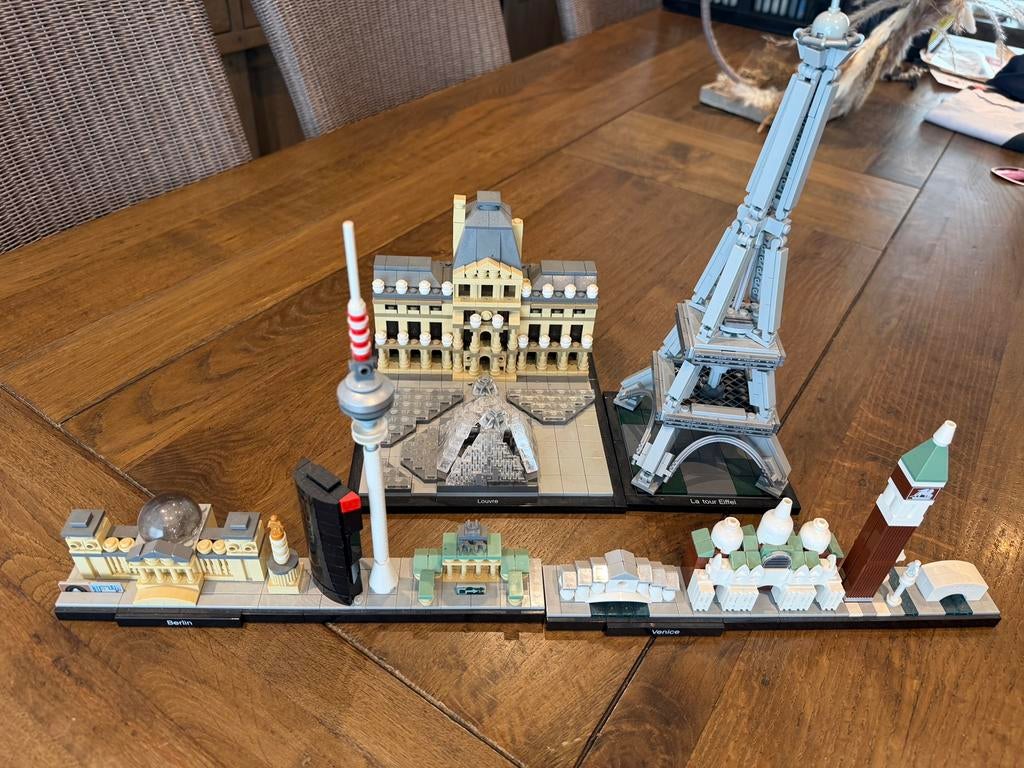 LEGO architecture set  (Louvre, Eiffel, Venice, Berlin), Gebruikt, Lego, Architecture, Ophalen of Verzenden