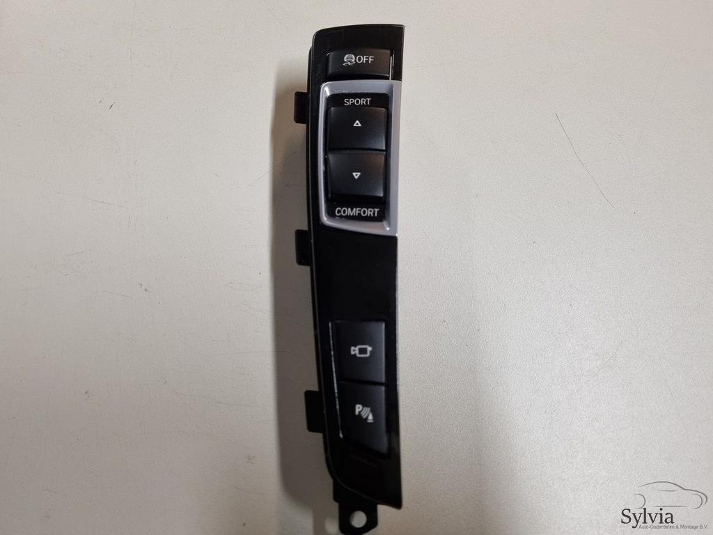 Dynamic onderstel / Camera support / PDC schakelaar / BMW 5, -, Utilisé, -, -