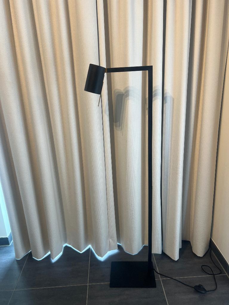 Staanlamp zwart, Huis en Inrichting, Lampen | Vloerlampen, Ophalen, Gebruikt, 100 tot 150 cm