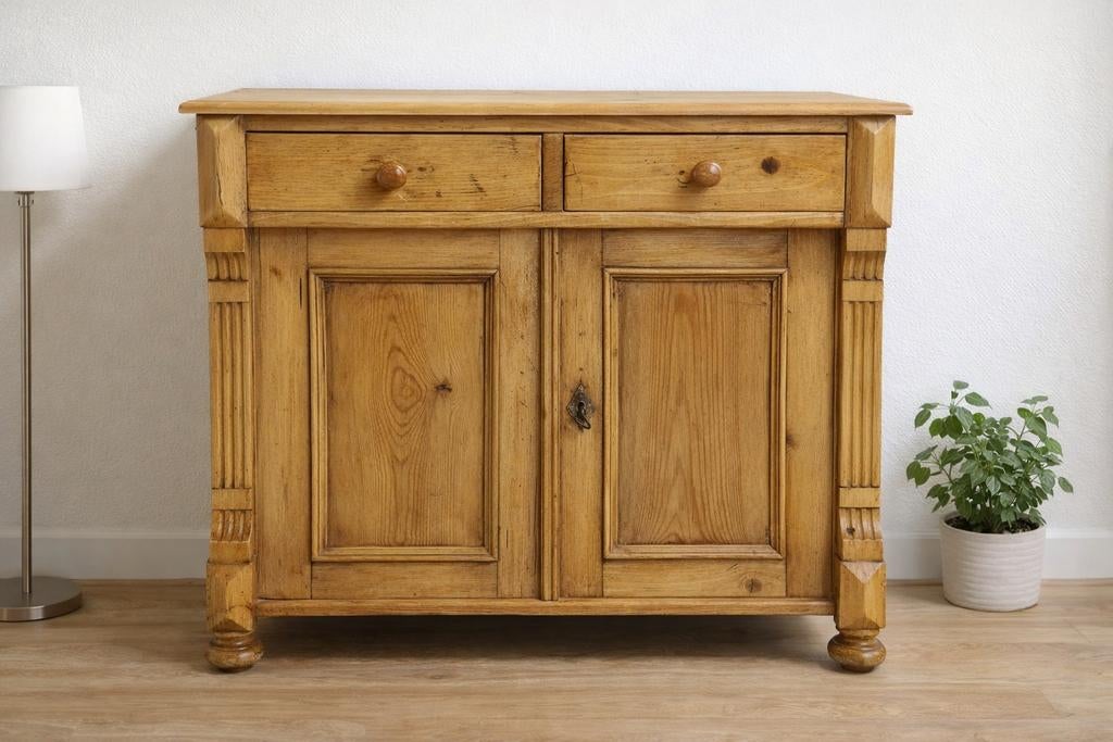 Charmant meuble ancien en bois massif, Enlèvement