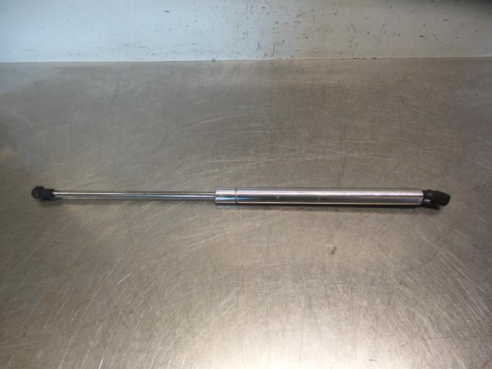 Gasdemper Motorkap links van een Volkswagen Polo (Polo 01-), Gebruikt, -, Volkswagen, -