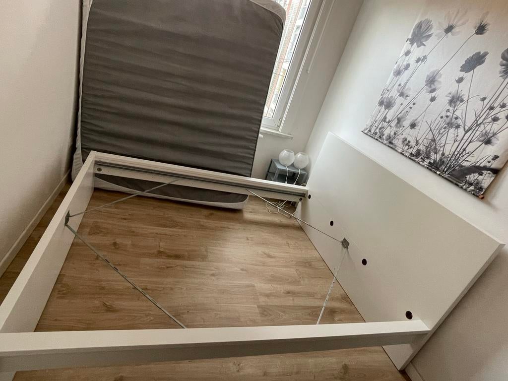 malm bed wit 160x200, Ophalen, Zo goed als nieuw, Wit